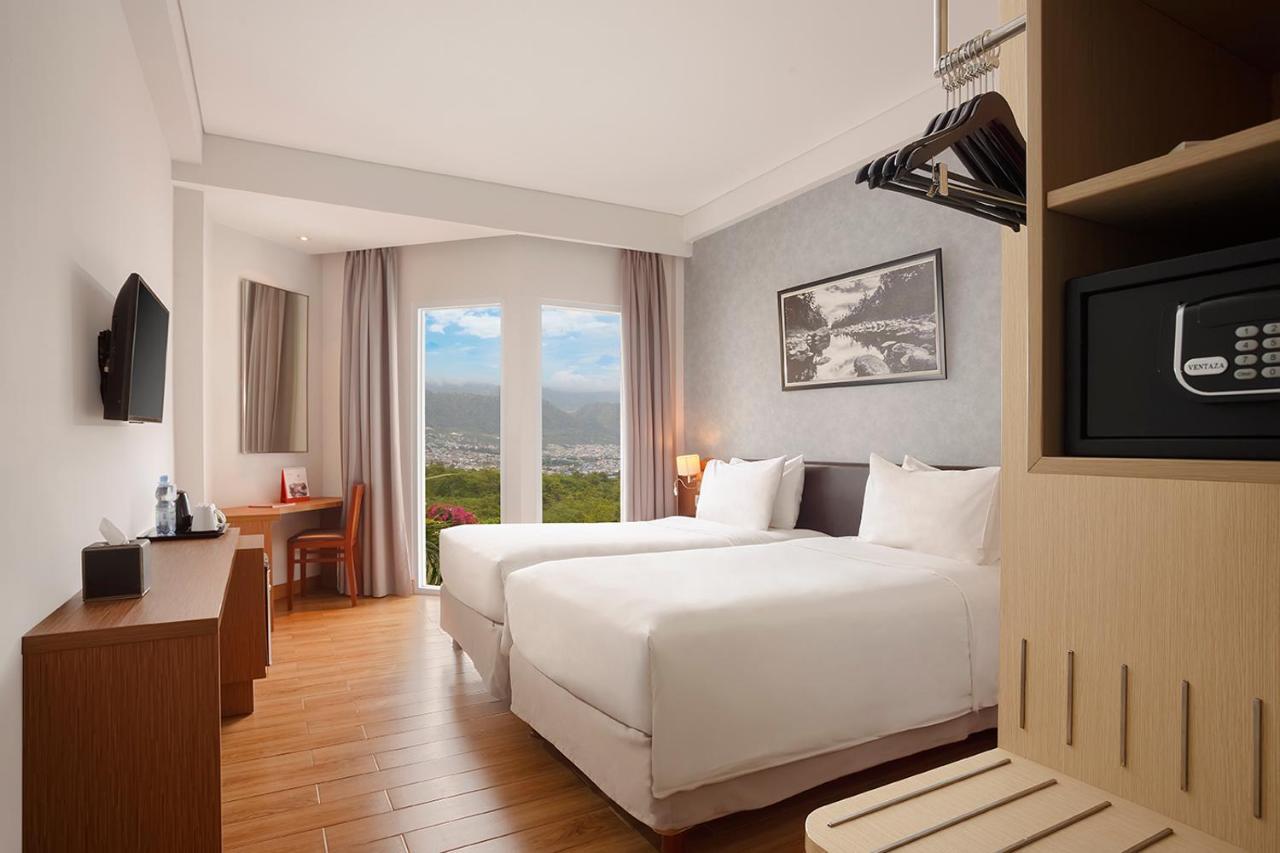 Swiss-Belinn Luwuk Kültér fotó